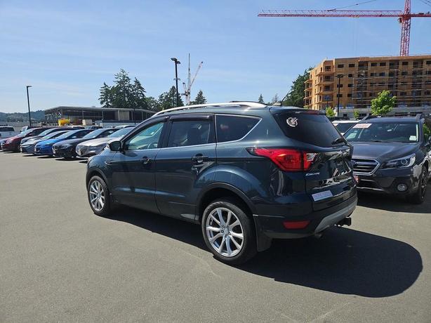 2019 Ford Escape Titanium 4WD | Heated Seats! image 4