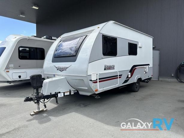 Used 2019 Lance Lance Travel Trailers 1475S image 2