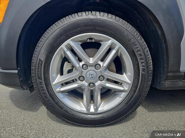 2021 Hyundai Kona Essential | No Reported Accidents! image 6