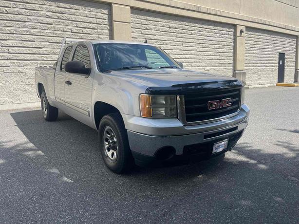 2011 GMC Sierra 1500 image 1