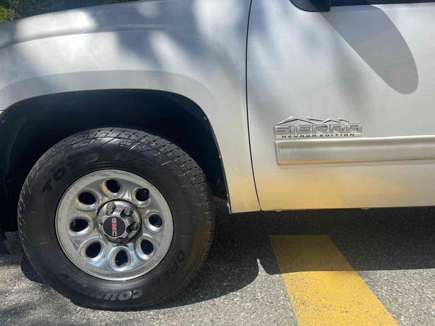 2011 GMC Sierra 1500 image 7