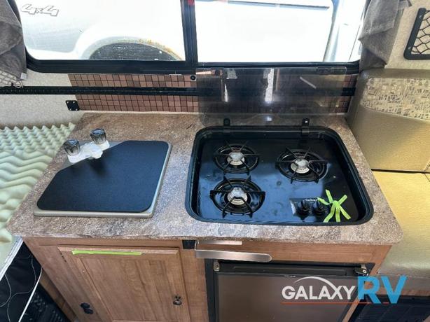 Used 2017 Forest River RV Flagstaff Hard Side T12BH image 7
