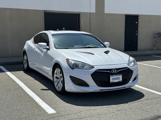 2016 Hyundai Genesis image 1