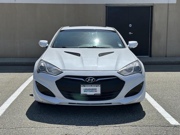 2016 Hyundai Genesis image 2
