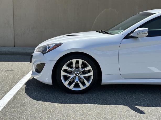 2016 Hyundai Genesis image 4