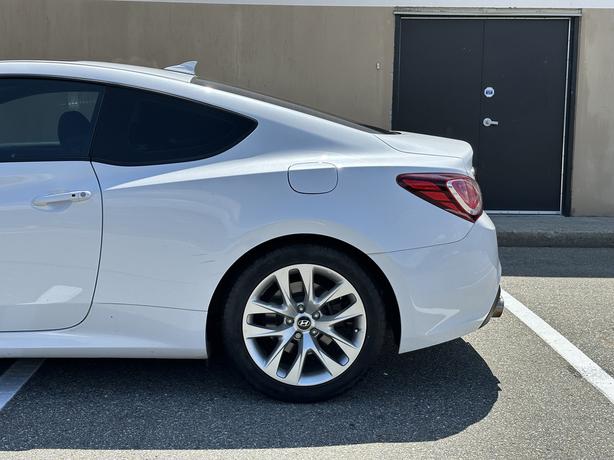 2016 Hyundai Genesis image 5