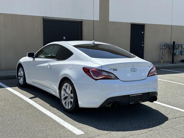 2016 Hyundai Genesis image 6