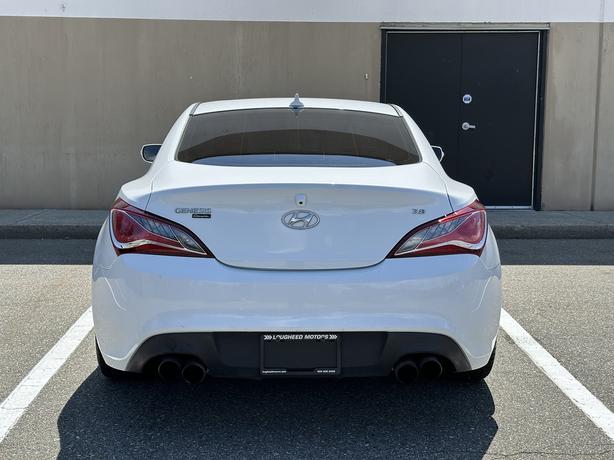 2016 Hyundai Genesis image 7