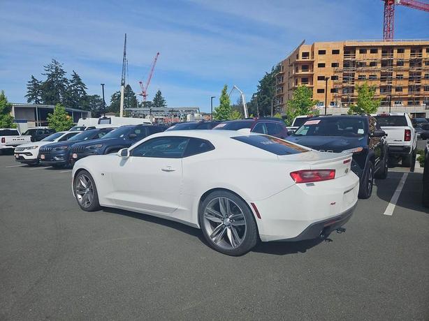 2017 Chevrolet Camaro 2dr Cpe 1LT | Back-Up Camera | Bluetooth Connect! image 4