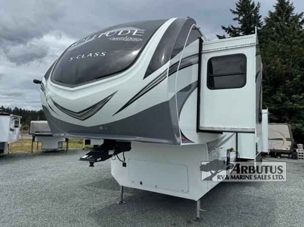 Used 2021 Grand Design Solitude S-Class 3740BH image 3