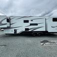 Used 2021 Grand Design Solitude S-Class 3740BH thumbnail image 6