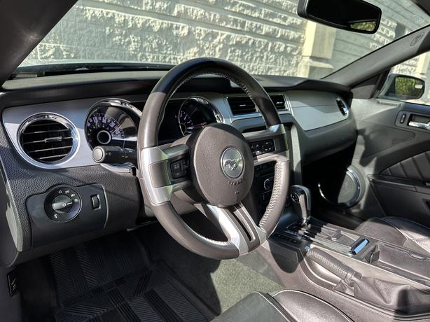 2014 Ford Mustang image 8