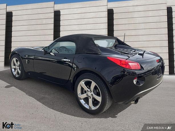 2009 Pontiac Solstice GXP ONE OWNER! NO ACCIDENTS! image 4