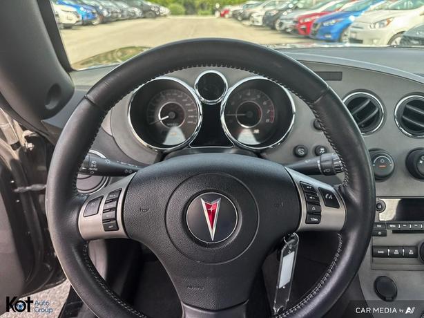 2009 Pontiac Solstice GXP ONE OWNER! NO ACCIDENTS! image 7