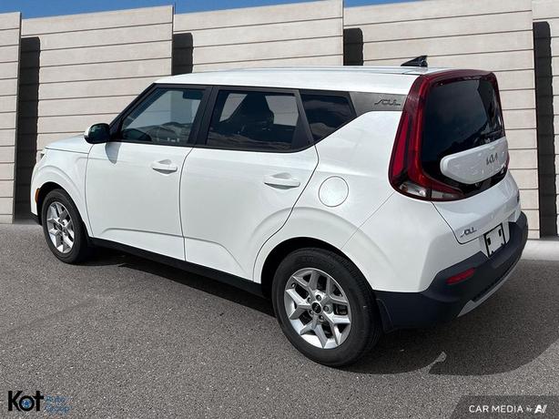 2022 Kia Soul EX NO ACCIDENT! ONE OWNER! image 4