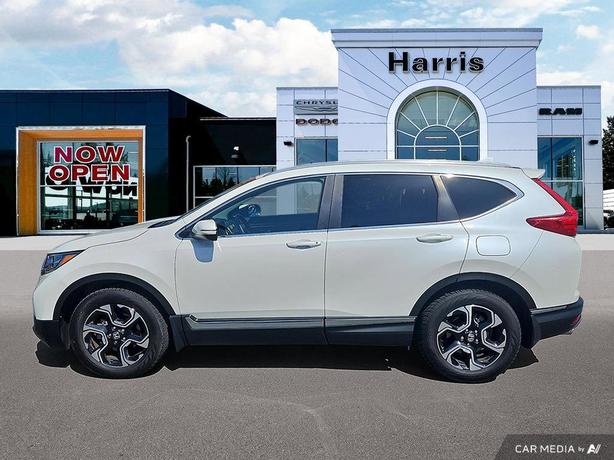 2017 Honda CR-V Touring | No Reported Accidents! image 3