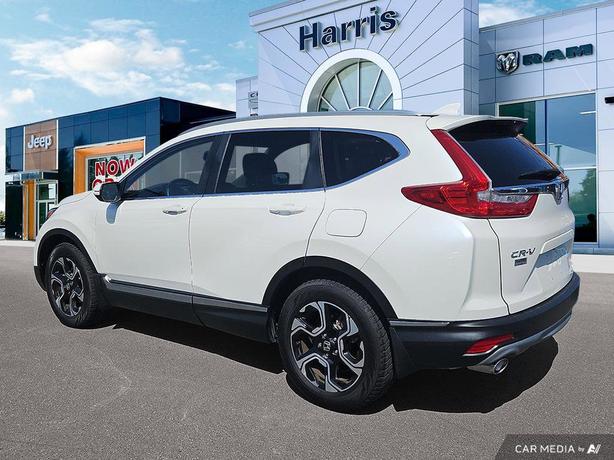 2017 Honda CR-V Touring | No Reported Accidents! image 4