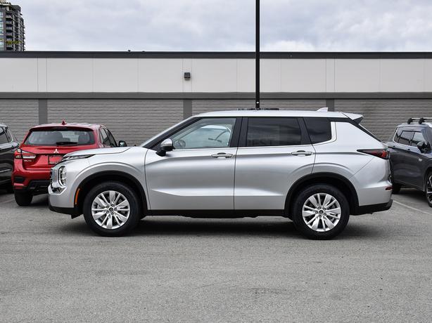 2025 Mitsubishi Outlander ES - $5,000 Discount, Manager Demo! image 2