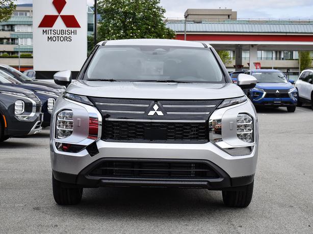 2025 Mitsubishi Outlander ES - $5,000 Discount, Manager Demo! image 4