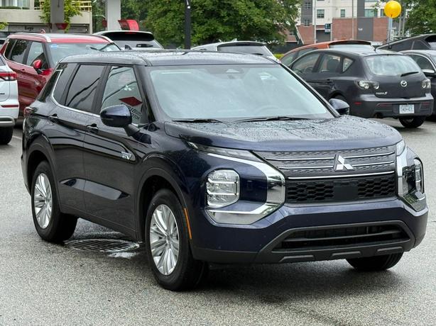 2025 Mitsubishi Outlander PHEV ES - $10,000 Discount, Manager Demo! image 3
