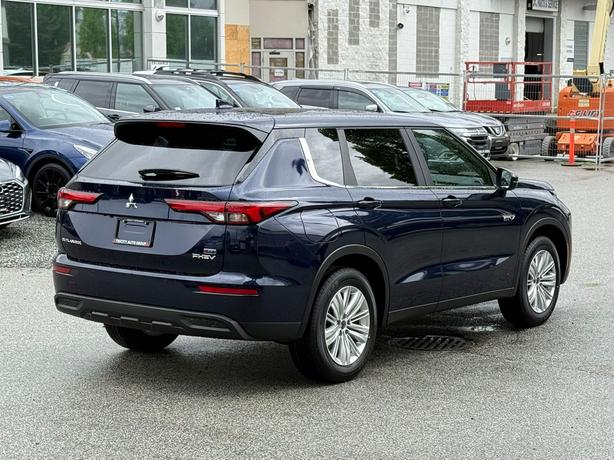 2025 Mitsubishi Outlander PHEV ES - $10,000 Discount, Manager Demo! image 5