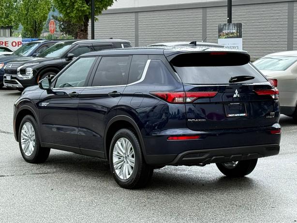 2025 Mitsubishi Outlander PHEV ES - $10,000 Discount, Manager Demo! image 7