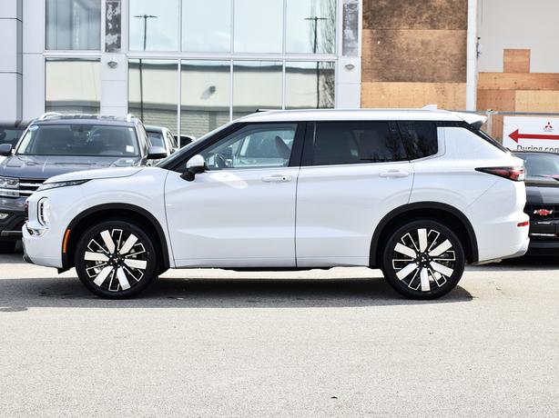 2025 Mitsubishi Outlander GT - $5,000 Discount, Manager Demo! image 3