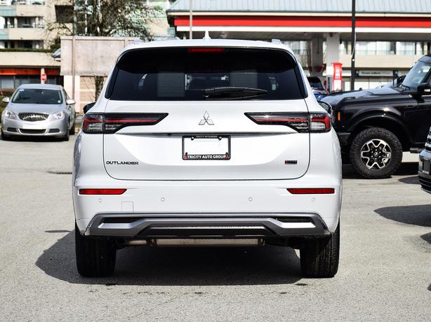 2025 Mitsubishi Outlander GT - $5,000 Discount, Manager Demo! image 5