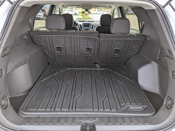 2022 Chevrolet Equinox LT - No Accidents, AWD, Heated Seats image 8