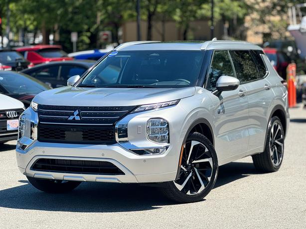 2025 Mitsubishi Outlander PHEV GT Premium - $10,000 Discount, Manager Demo! image 1