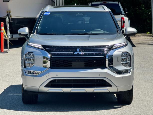 2025 Mitsubishi Outlander PHEV GT Premium - $10,000 Discount, Manager Demo! image 2