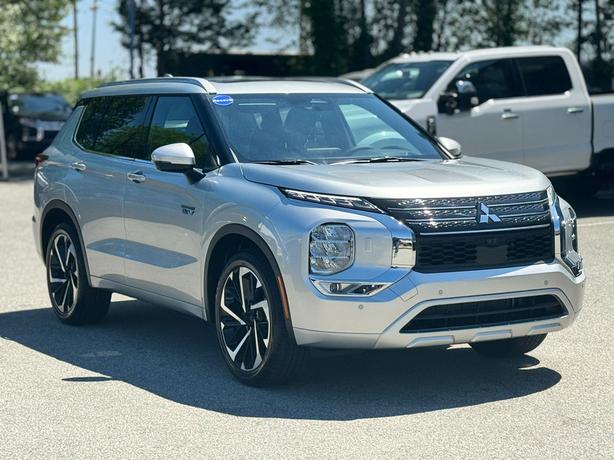 2025 Mitsubishi Outlander PHEV GT Premium - $10,000 Discount, Manager Demo! image 3