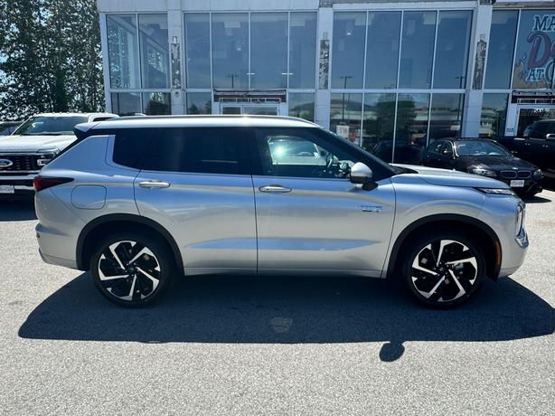 2025 Mitsubishi Outlander PHEV GT Premium - $10,000 Discount, Manager Demo! image 4