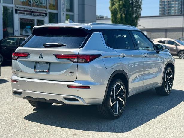 2025 Mitsubishi Outlander PHEV GT Premium - $10,000 Discount, Manager Demo! image 5