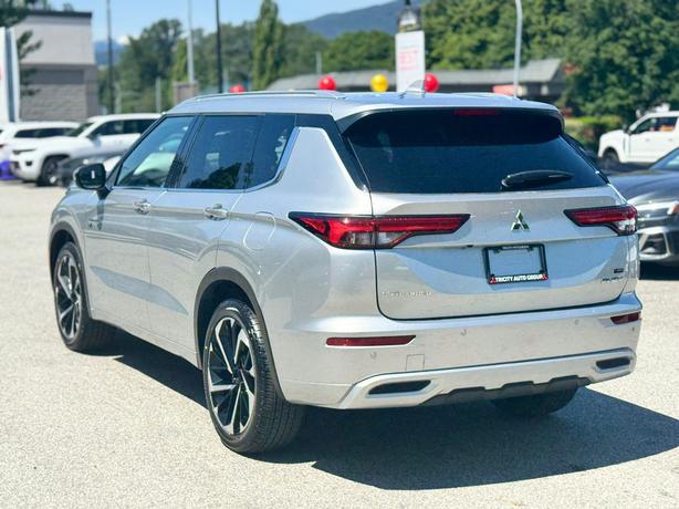 2025 Mitsubishi Outlander PHEV GT Premium - $10,000 Discount, Manager Demo! image 7