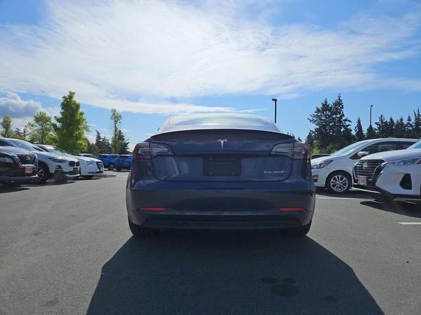 2022 Tesla Model 3 Performance AWD | Heated Seats | GPS Navigation! image 5