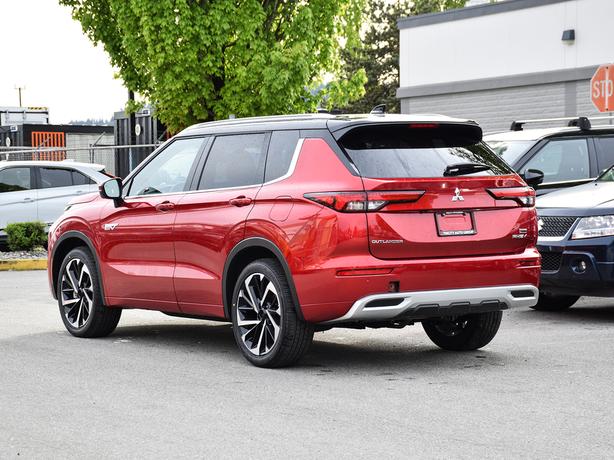 2025 Mitsubishi Outlander PHEV GT - $10,000 Discount, Manager Demo! image 4