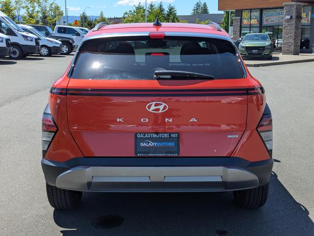 2024 Hyundai Kona Preferred - No Accidents, AWD, Sunroof image 7