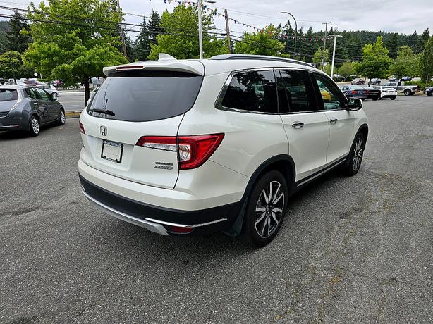 2019 Honda  Pilot Touring 8-Passenger image 4