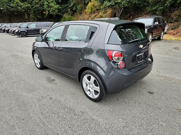 2016 Chevrolet  Sonic LT image 3