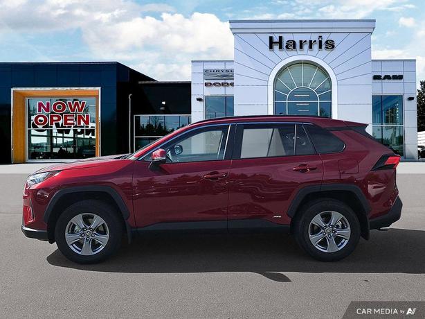 2025 Toyota RAV4 Hybrid XLE AWD | No Reported Accidents! image 3
