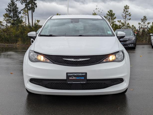 2023 Chrysler Grand Caravan SXT - No Accidents, Power Doors/Gate, Heated Seats image 3