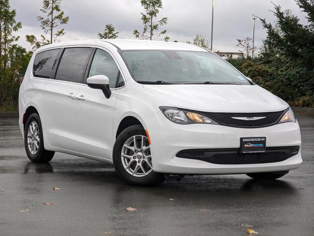 2023 Chrysler Grand Caravan SXT - No Accidents, Power Doors/Gate, Heated Seats image 4