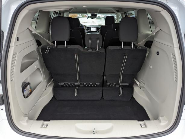 2023 Chrysler Grand Caravan SXT - No Accidents, Power Doors/Gate, Heated Seats image 8