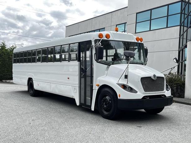 2015 Spartan School Bus 49 Passenger Cummins Diesel Diesel Hydraulic Brakes image 1