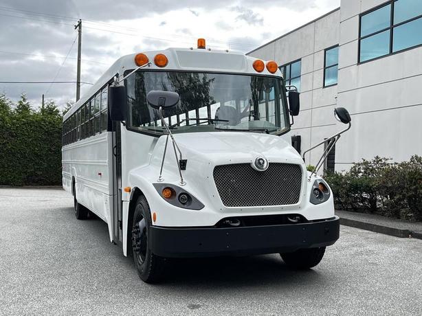 2015 Spartan School Bus 49 Passenger Cummins Diesel Diesel Hydraulic Brakes image 2