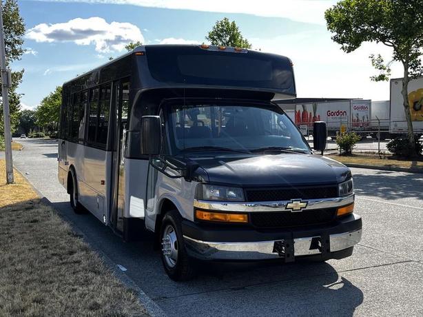 2019 Chevrolet Express G4500  21 Passenger Bus With Wheelchair Accessibility image 2