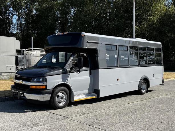 2019 Chevrolet Express G4500  21 Passenger Bus With Wheelchair Accessibility image 5