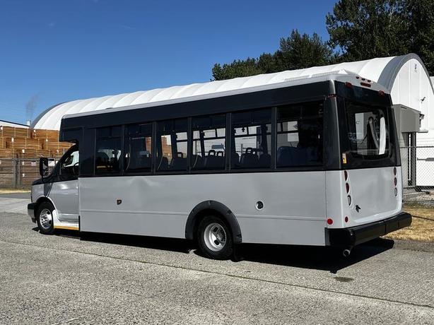 2019 Chevrolet Express G4500  21 Passenger Bus With Wheelchair Accessibility image 7