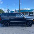2010 Jeep  Patriot Sport 4cyl manual 4x4 thumbnail image 3